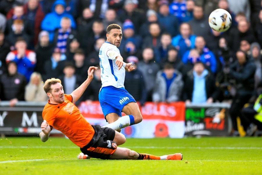 Cyriel Desser a fost titular și ieri la Rangers și a închis tabela în meciul cu Dundee United (3-1) / Foto;: Imago Cum poate influența Ianis Hagi situația unui coleg: „Va rămâne la Rangers doar dacă procedează ca românul!”
