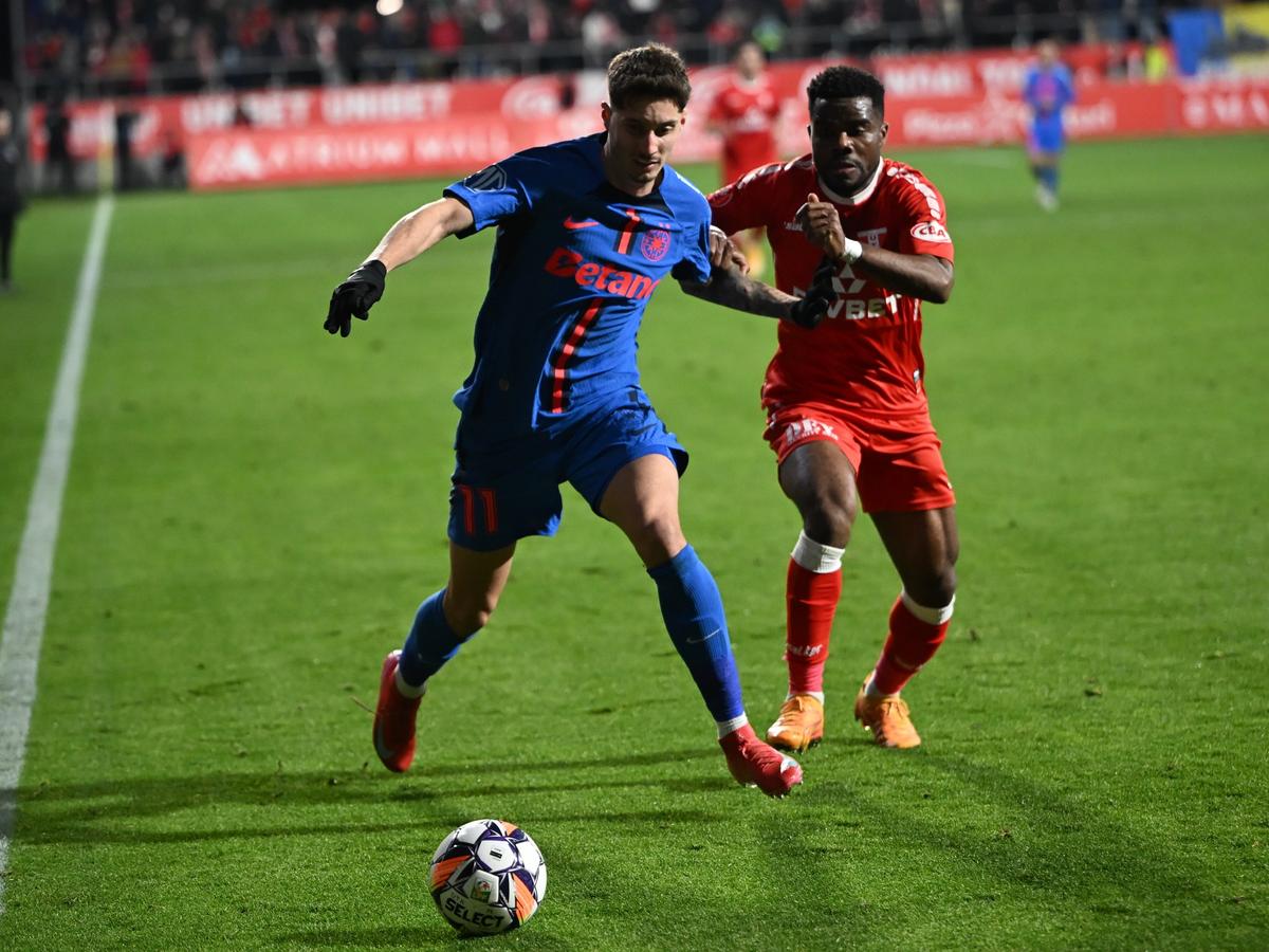 UTA - FCSB 0-1 » Szabolcs Kovacs îi ajută pe roș-albaștri să egaleze liderul! Meci decis de un penalty inventat