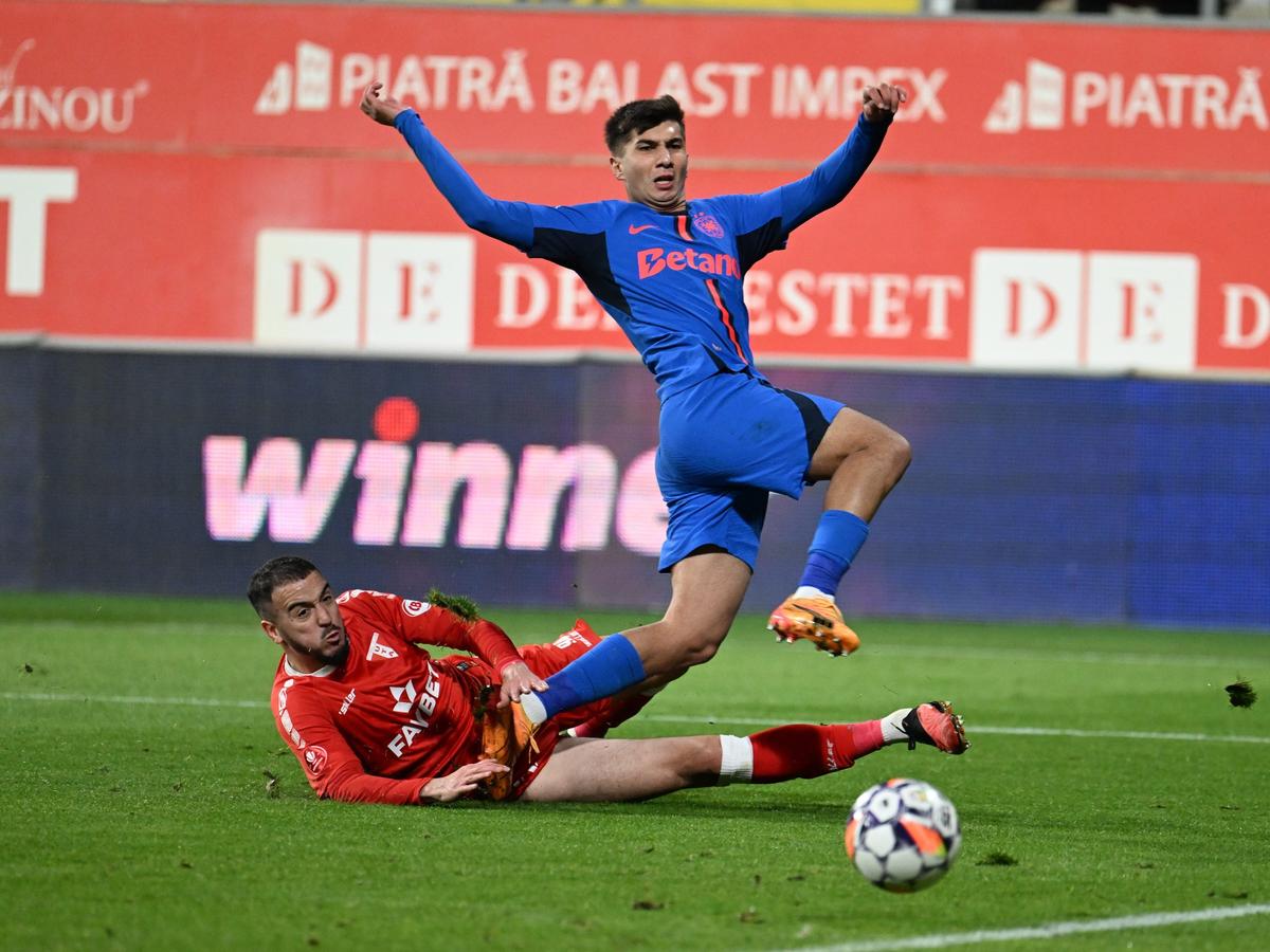 UTA - FCSB 0-1 » Szabolcs Kovacs îi ajută pe roș-albaștri să egaleze liderul! Meci decis de un penalty inventat