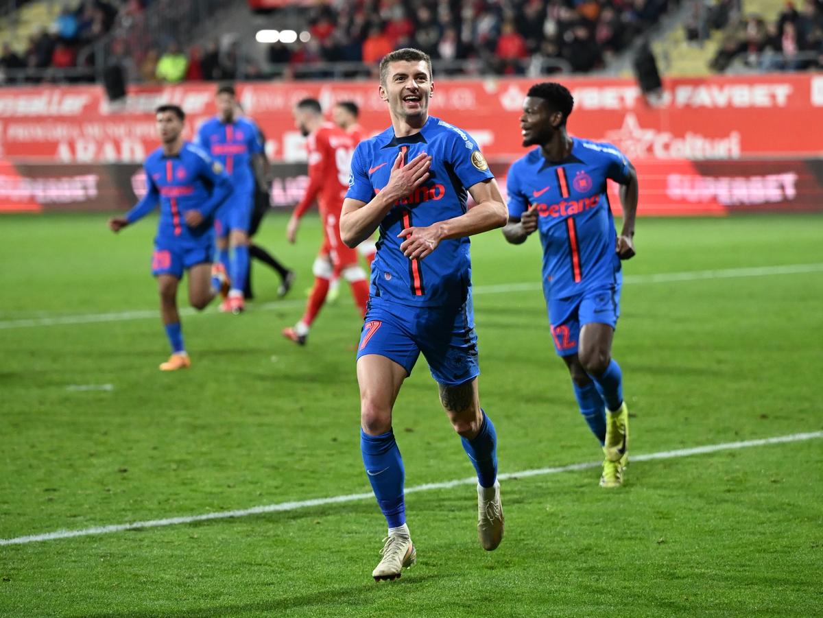 UTA - FCSB 0-1 » Szabolcs Kovacs îi ajută pe roș-albaștri să egaleze liderul! Meci decis de un penalty inventat