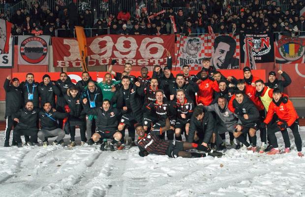 A semnat și poate debuta vineri la Dinamo » Ce spune Andrei Nicolescu despre transferuri
