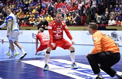 Au câștigat duelul balcanic și au devenit mari favoriți la calificarea în semifinalele Europeanului de handbal masculin