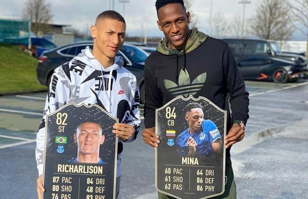 FIFA 20 // Două vedete din Premier League se bucură de noile carduri din joc