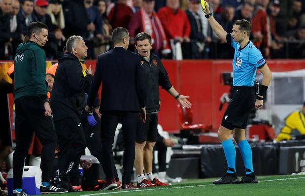 SEVILLA - CFR CLUJ // Dan Petrescu n-a mai rezistat după golul anulat de VAR! Ce s-a întâmplat pe marginea terenului
