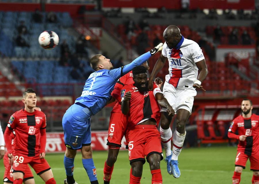 FOTO Alex Dobre l-a înfruntat pe Mbappe, în Dijon - PSG! Formația românului, șanse mici de salvare