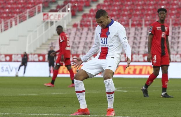 FOTO Alex Dobre l-a înfruntat pe Mbappe, în Dijon - PSG! Formația românului, șanse mici de salvare