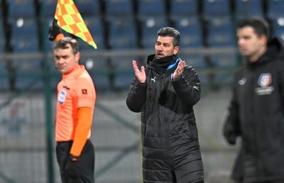 Chindia - Craiova 1-0. Marinos Ouzounidis a găsit cauzele eșecului și l-a taxat pe Istvan Kovacs: „Nu-mi vine să cred că n-a văzut!”
