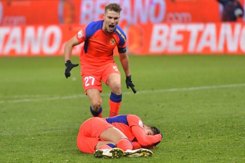 FCSB - Farul. Toni Petrea, antrenorul roș-albaștrilor, și Gică Hagi, managerul dobrogenilor, au surprins prin alcătuirea echipelor de start.