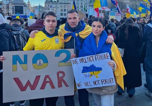 Andriy Shevchenko a ieșit să protesteze în stradă: „Nu vom ierta, nu vom uita”/ foto: Twitter Andriy Shevchenko