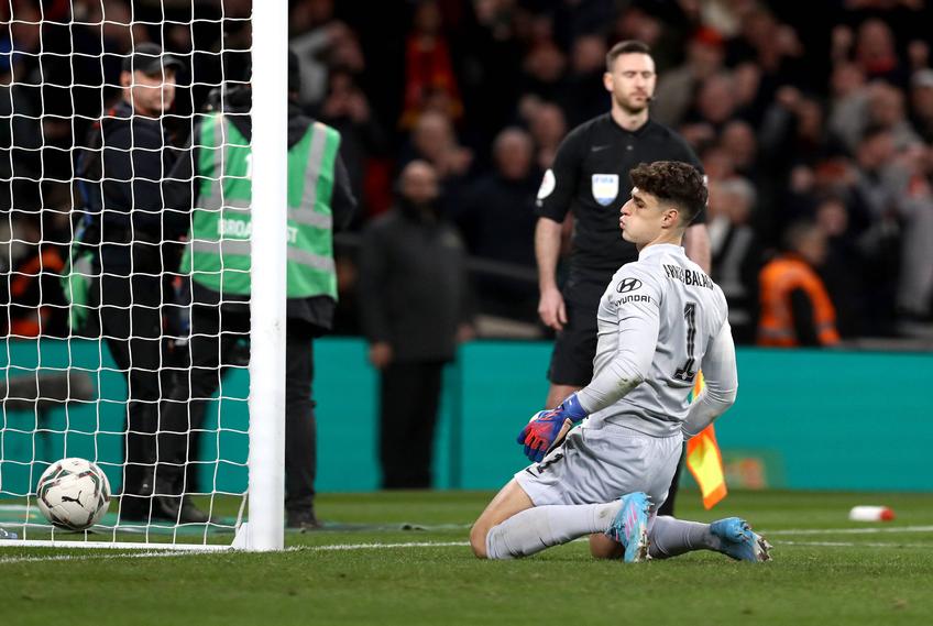 Liverpool a câștigat finala Cupei Ligii Angliei, în fața lui Chelsea. A fost 0-0 la finalul reprizelor suplimentare și 11-10 la loviturile de departajare. Portarul Kepa, introdus în minutul 119, a ratat execuția decisivă.