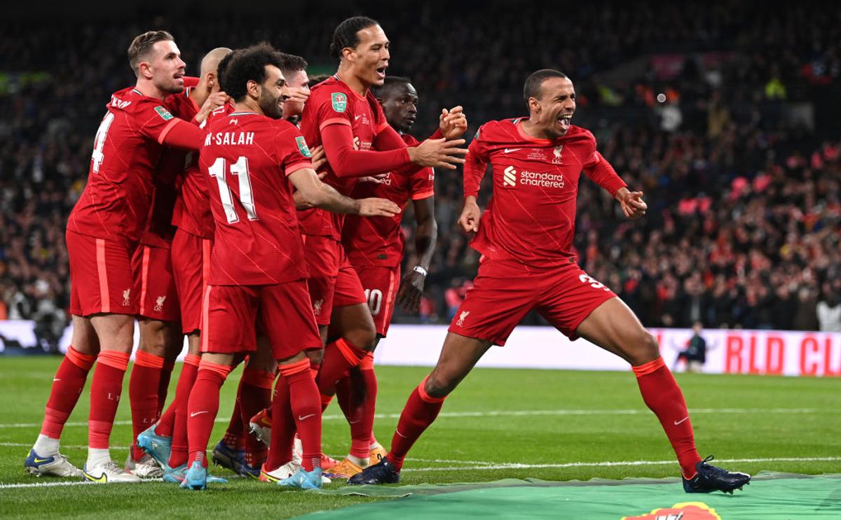 Chelsea - Liverpool, finala Cupei Ligii Angliei » Mii de steaguri ale Ucrainei pe Wembley