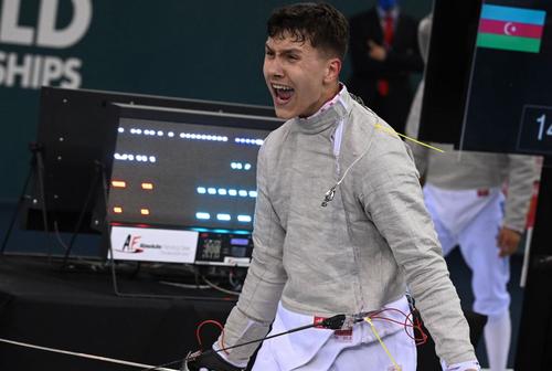 Casian Cîdu a cucerit o nouă medalie la Campionatul European de scrimă pentru cadeți și juniori din Tallin, Estonia. Duminică a luat bronzul în proba de sabie masculin individual juniori.