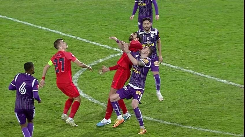 FCSB s-a impus în deplasarea cu FC Argeș, scor 2-1, și încheie etapa cu numărul 27 pe podium. Marius Bilașco, oficialul rivalei CFR Cluj, reclamă o fază întâmplată în minutul 33, la 0-0.