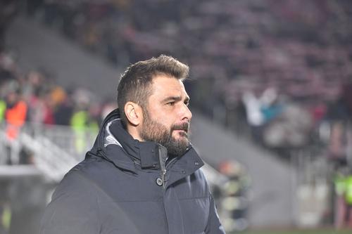 Adrian Mutu (44 de ani), antrenorul celor de la Rapid, este de părere că formația pe care o pregătește a fost de mai multe ori dezavantajată de arbitraj în actuala stagiune de Superliga. 
Foto: GSP