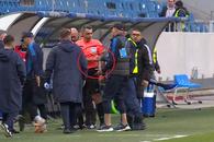 Au apărut imaginile cu scandal de la pauză din FCU Craiova - Poli Iași: Leo Grozavu s-a dus peste arbitri și a fost oprit doar de forțele de ordine! Ce i-a făcut „centralului” + reacția acestuia