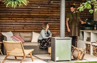 Alege grătarul cu capac ceramic Big Green Egg și descoperă magia gătitului într-o formă pură și autentică!