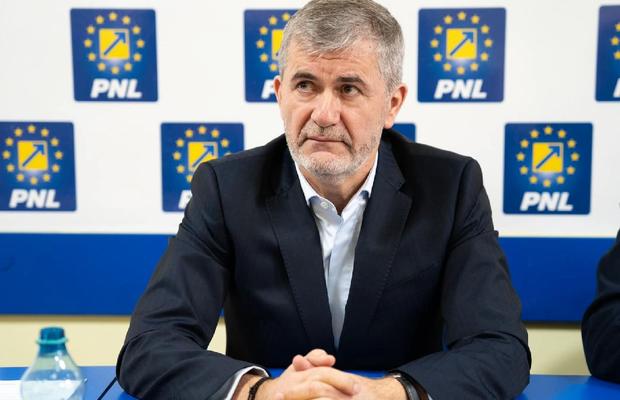 „House of Cards” de Botoșani » Valeriu Iftime și-a depus oficial candidatura, apoi a făcut încă o „victimă”: „Țin să anunț că mă retrag”