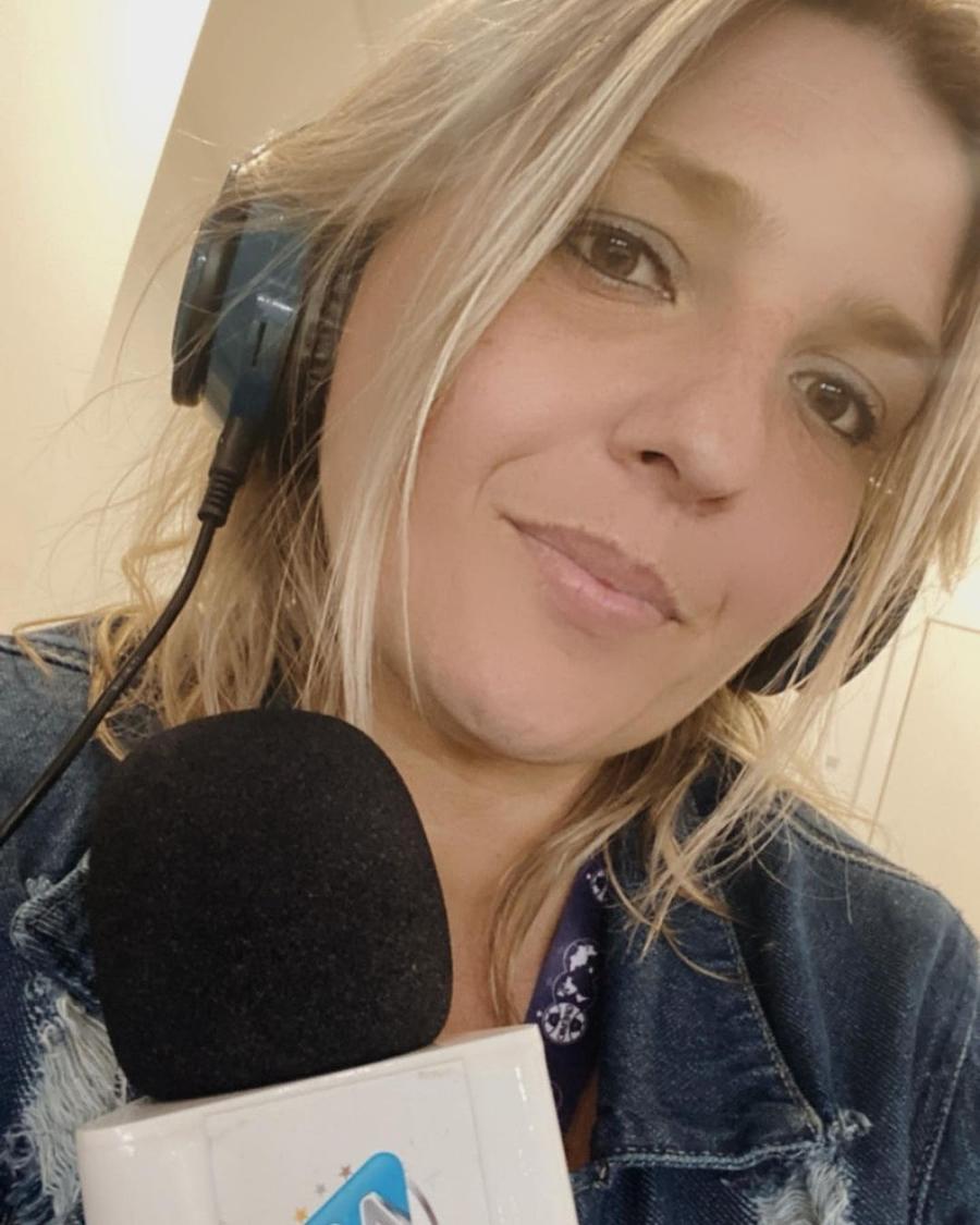 Gisele Kumpel, reporter la Radio Monumental (foto: Instagram) O jurnalistă denunță mascota clubului pentru hărțuire sexuală în timpul unui meci