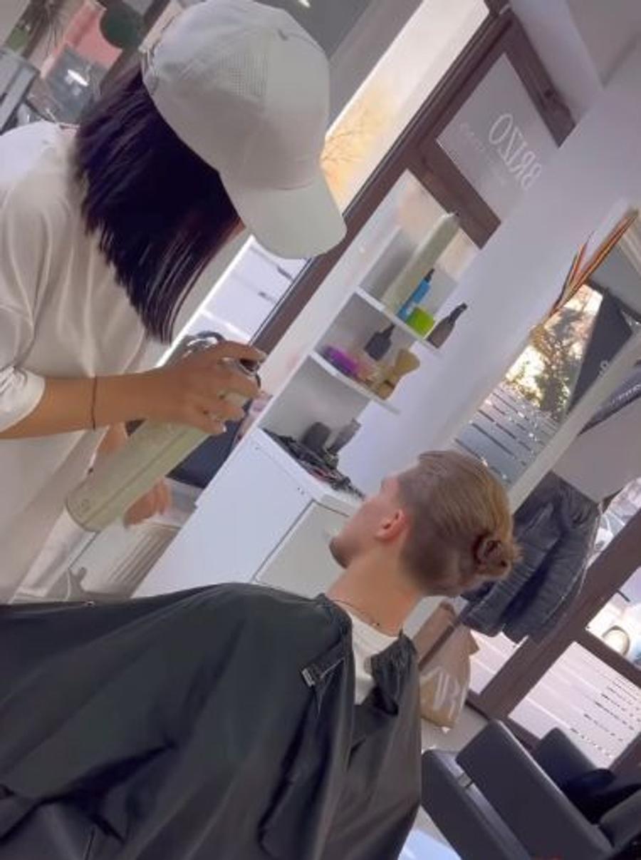 Xian Emmers, la salon // foto: Instagram New look! Feblețea lui Dan Șucu a venit la București și e gata să intre titular