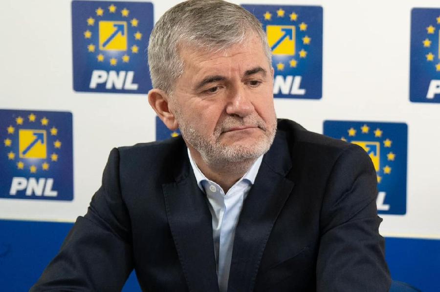 Valeriu Iftime va fi președinte interimar al PNL Botoșani / Sursă foto: Facebook „House of Cards” de Botoșani » Valeriu Iftime și-a depus oficial candidatura, apoi a făcut încă o „victimă”: „Țin să anunț că mă retrag”