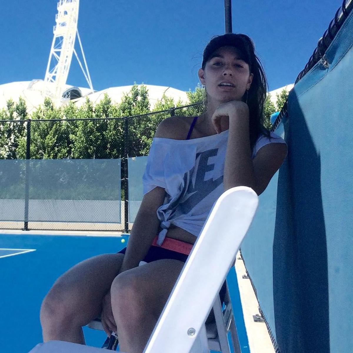 Singura jucătoare de tenis care și-a făcut operație de mărire a sânilor le-a răspuns criticilor: „Altele au mai mari, ai mei sunt falși, atât”
