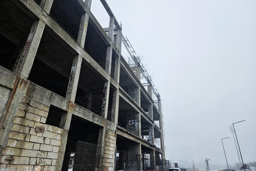 Așa arată azi clădirea în paragină de lângă stadionul Dinamo / FOTO: Remus Dinu (GSP.ro)