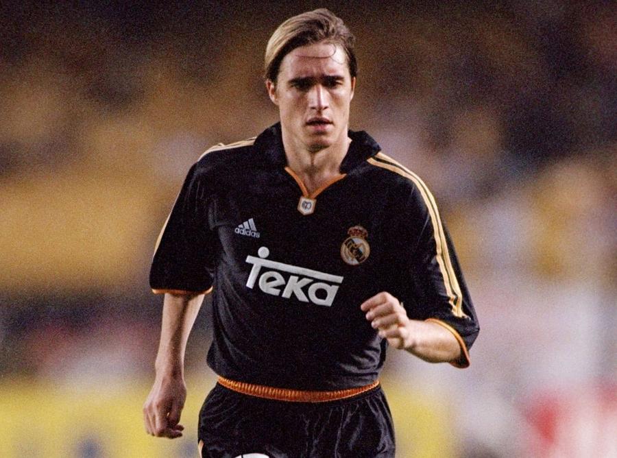 Fostul jucător al lui Real Madrid, Javier Dorado, a decedat joi, la vârsta de 48 de ani, după o lungă suferință. Fostul fotbalist al lui Real Madrid, răpus la 48 de ani de o boală necruțătoare » A câștigat Liga Campionilor alături de Casillas, Raul și Roberto Carlos