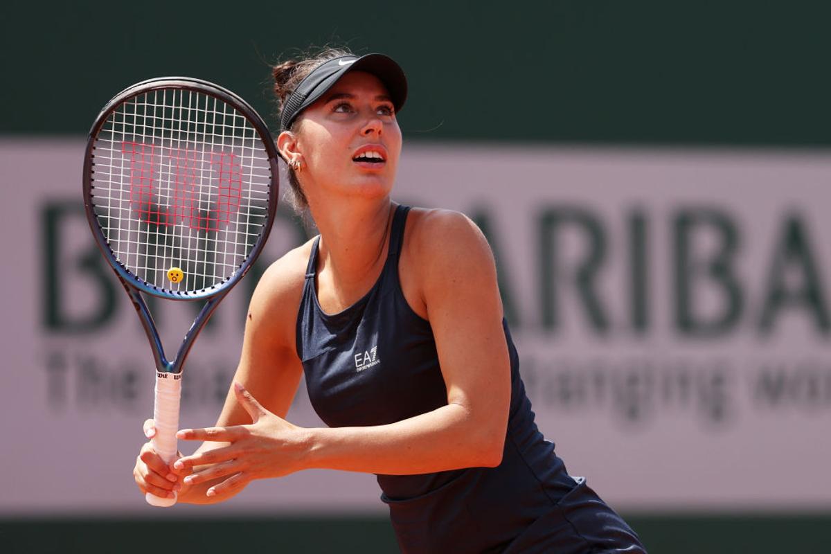 Singura jucătoare de tenis care și-a făcut operație de mărire a sânilor le-a răspuns criticilor: „Altele au mai mari, ai mei sunt falși, atât”