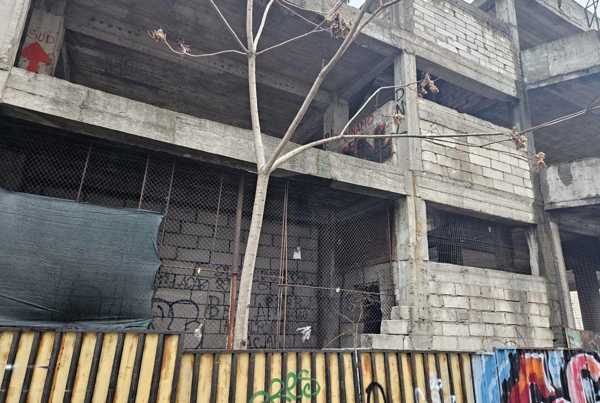 Clădirea-fantomă de lângă stadionul „Dinamo” » Aici ar fi trebuit să fie sediul clubului: paragină în loc de lux, 30 de ani mai târziu