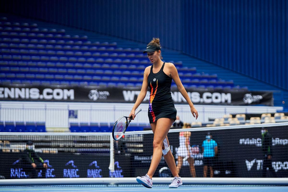 Singura jucătoare de tenis care și-a făcut operație de mărire a sânilor le-a răspuns criticilor: „Altele au mai mari, ai mei sunt falși, atât”