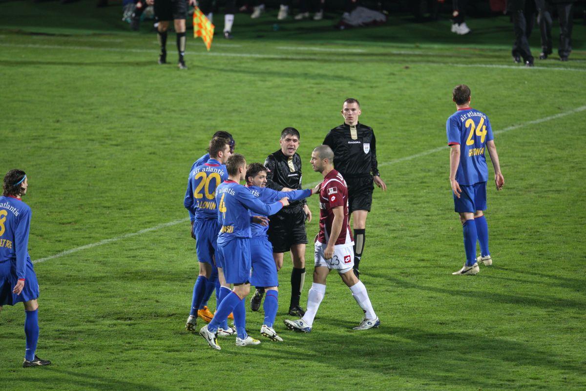 Imagini de la cazul „Bricheta”, cel mai încins derby dintre Rapid și FCSB
