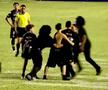 Haos în Puerto Rico! Lionel Messi, pus la pământ de suporteri chiar în timpul meciului