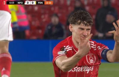 Accidentare oribilă în Nottingham Forest - Fenerbahce » Televiziunile au refuzat să difuzeze reluarea!