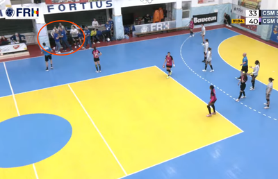 Incidente reprobabile în Liga Națională de handbal! L-a bruscat pe antrenorul adversarei