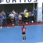 Gestul lui Bogdan Burcea / foto: captură YouTube @Federatia Romana de Handbal