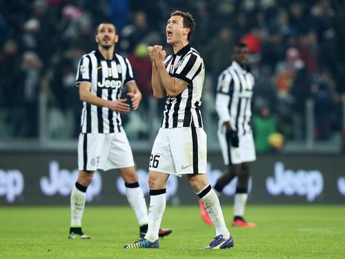 Cu cine a semnat Stephan Lichtsteiner, fostul jucător de la Juventus și Arsenal