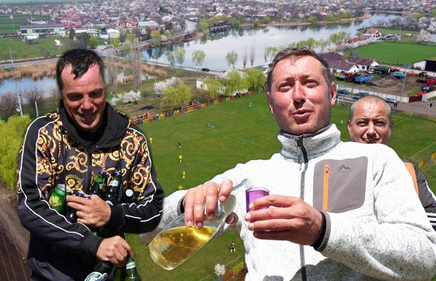Antrenorul care l-a descoperit pe Budescu a făcut infarct de trei ori! „Dacă ești fotbalist, joci și printre căcăreze!”