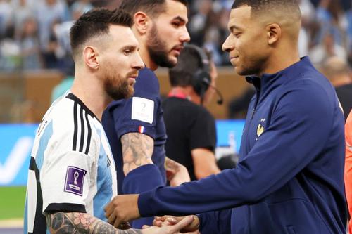 Leo Messi i-a luat fața lui Mbappe în finala Mondialului, iar Argentina a redevenit noul lider în clasamentul FIFA / FOTO: Guliver/Getty Images