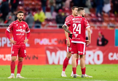 Dinamo a primit o pedeapsă de 4 meciuri fără spectatori, din cauza incidentelor de la victoria cu UTA, scor 1-0. Andrei Nicolescu, administratorul special al „câinilor”, consideră decizia nedreaptă.