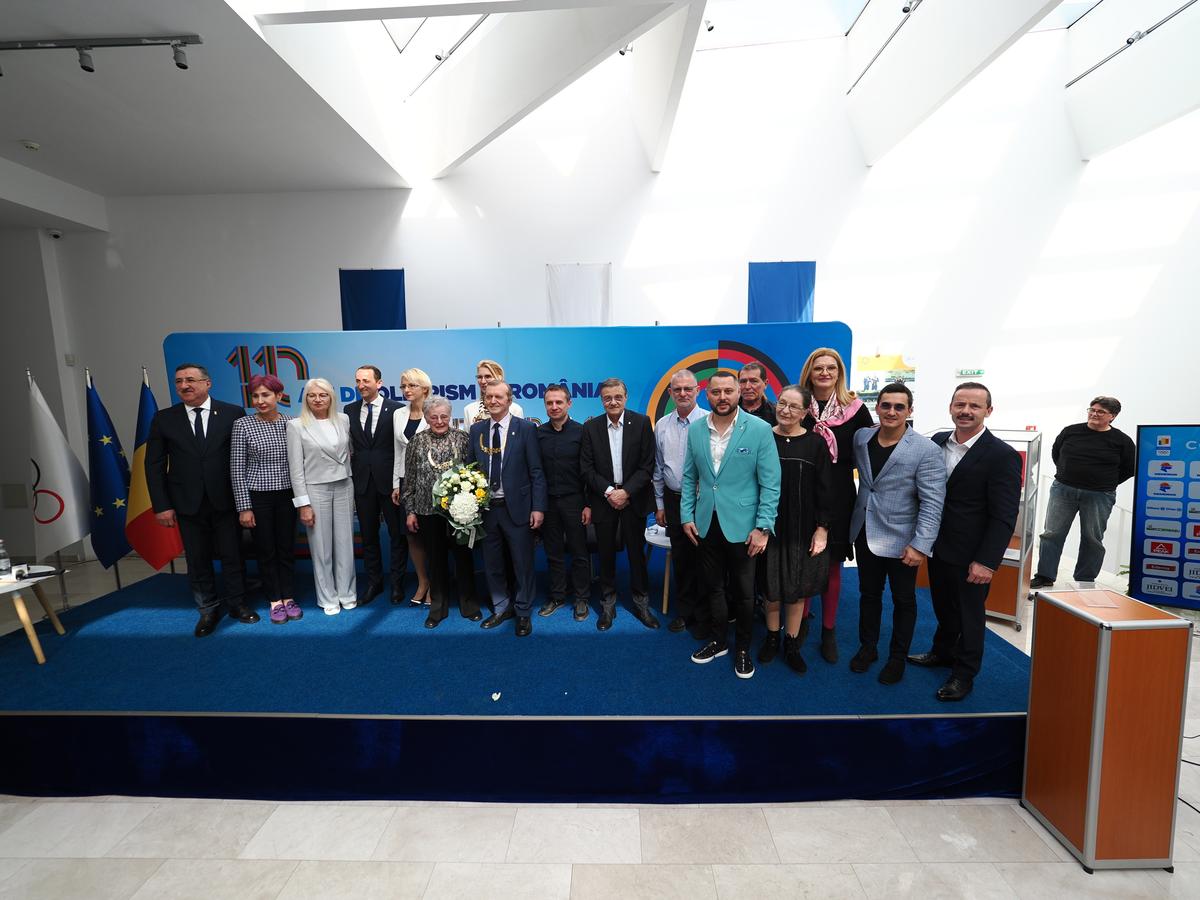COSR aniversează astăzi 110 ani de la înființare! » Dan Grecu şi Viorica Viscopoleanu au primit Colanul de Aur