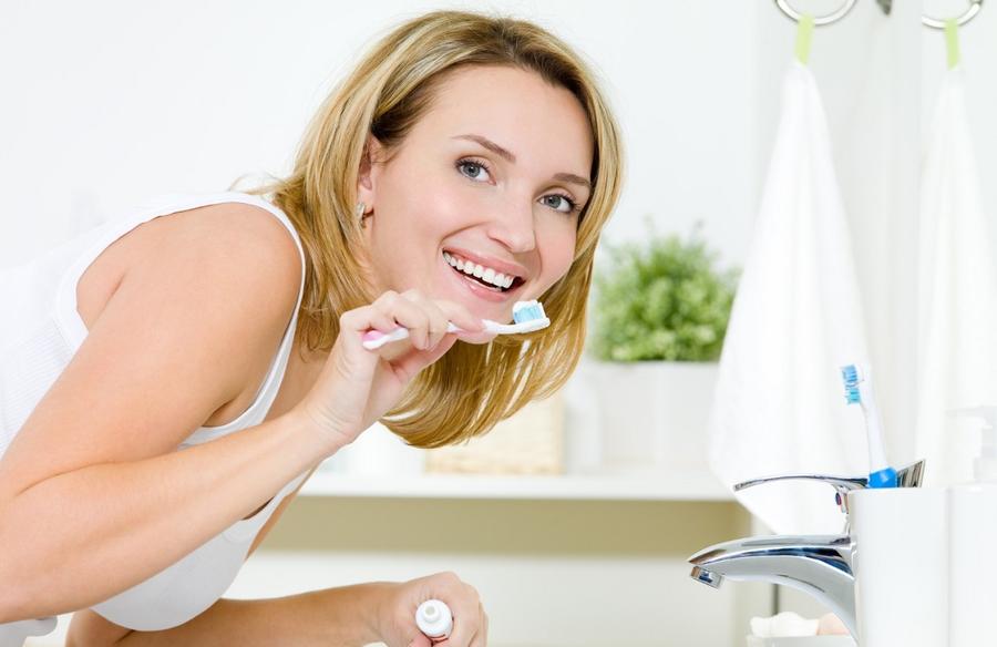 Maximizează-ți Sănătatea Orală: De Ce să Alegi o Pastă de Dinți Cât Mai Naturală!