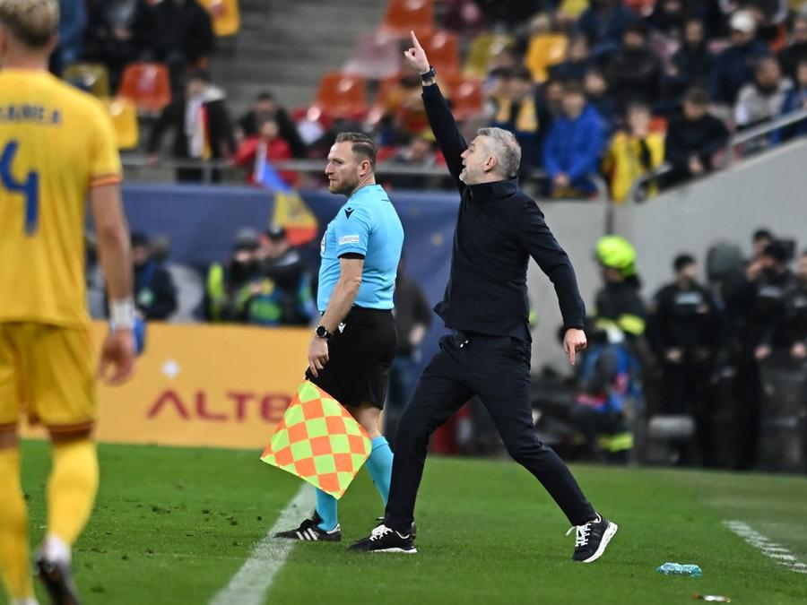 Edward Iordănescu, la meciul amical cu Irlanda De Nord, 1-1 la București / Foto: Imago Edward Iordănescu, printre cei mai tineri selecționeri la turneul final din Germania. Cine îl devansează în topul precocității la Euro 2024