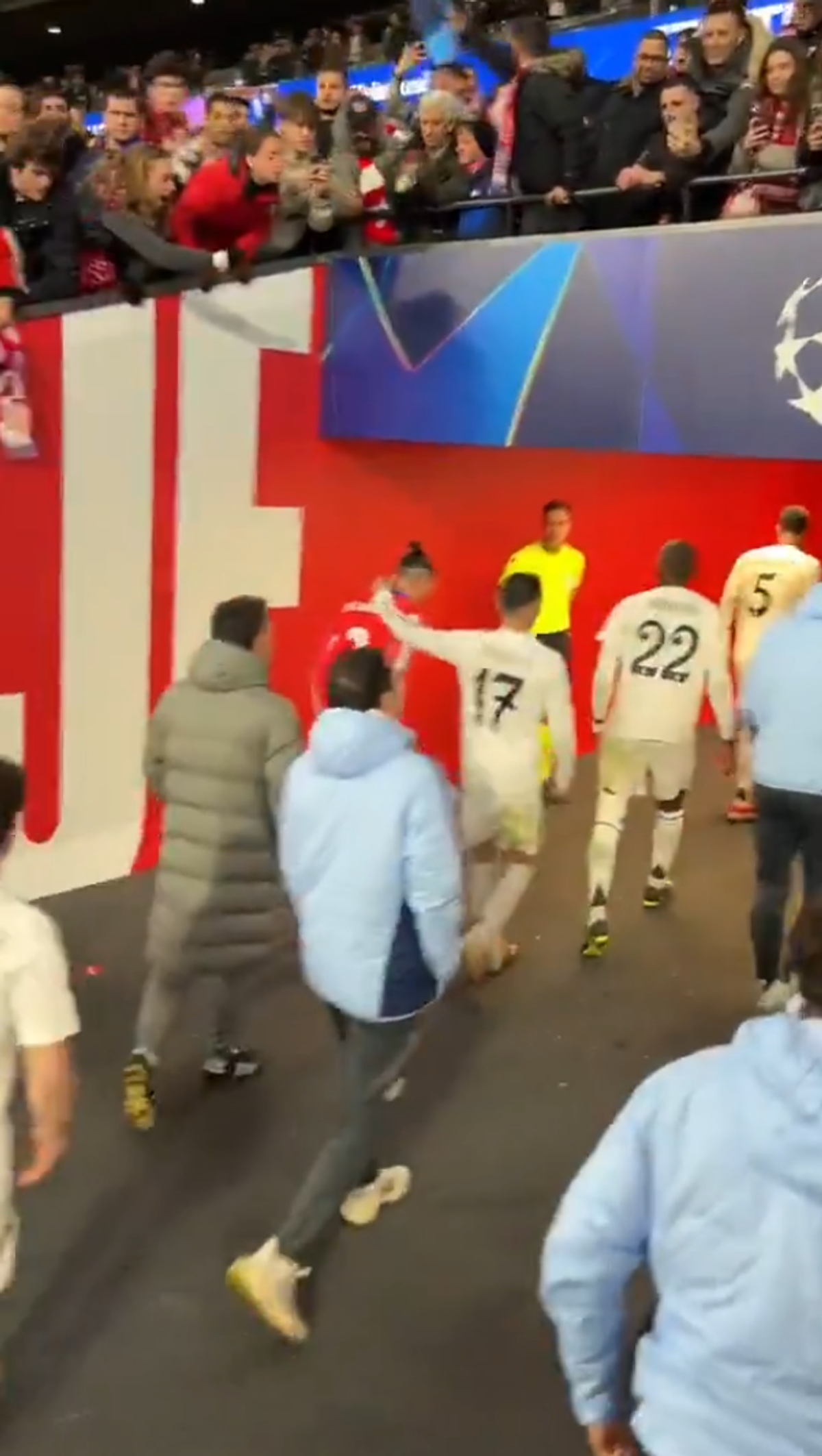 4 fotbaliști de la Real Madrid vor fi anchetați de UEFA, în urma gesturilor scandaloase de la finalul meciului!