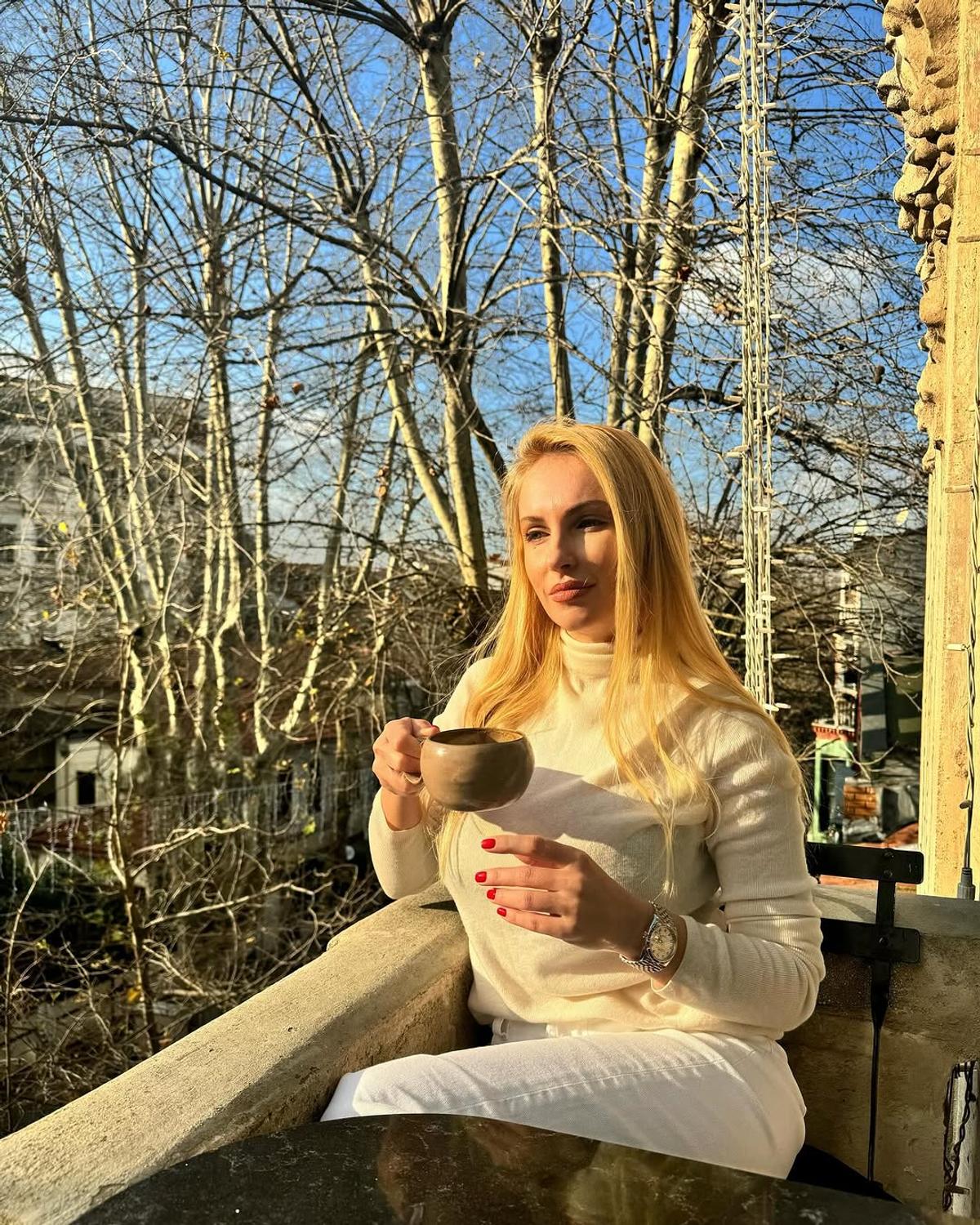 L-a înnebunit pe Mara la „Divizia Sexy” și a fost prima asistentă de la „Neața cu Răzvan și Dani” » Incredibil cum arată Andreea Spătaru la 40 de ani!
