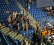 La pauza meciului cu Magdeburg, un veteran a coborât din galeria lui Dinamo și a mers în mijlocul fanilor nemți » Ce a urmat