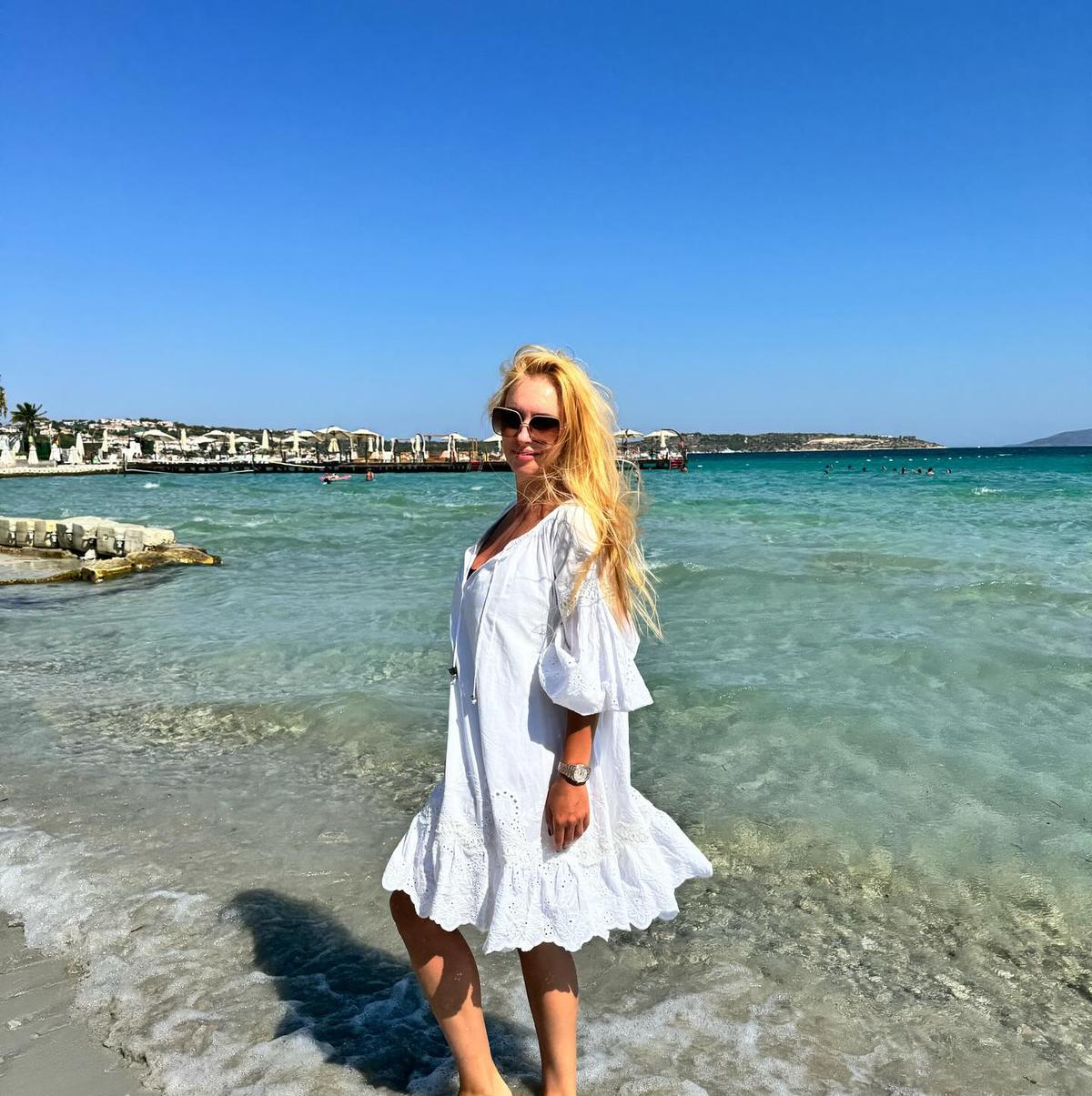L-a înnebunit pe Mara la „Divizia Sexy” și a fost prima asistentă de la „Neața cu Răzvan și Dani” » Incredibil cum arată Andreea Spătaru la 40 de ani!