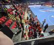 La pauza meciului cu Magdeburg, un veteran a coborât din galeria lui Dinamo și a mers în mijlocul fanilor nemți » Ce a urmat