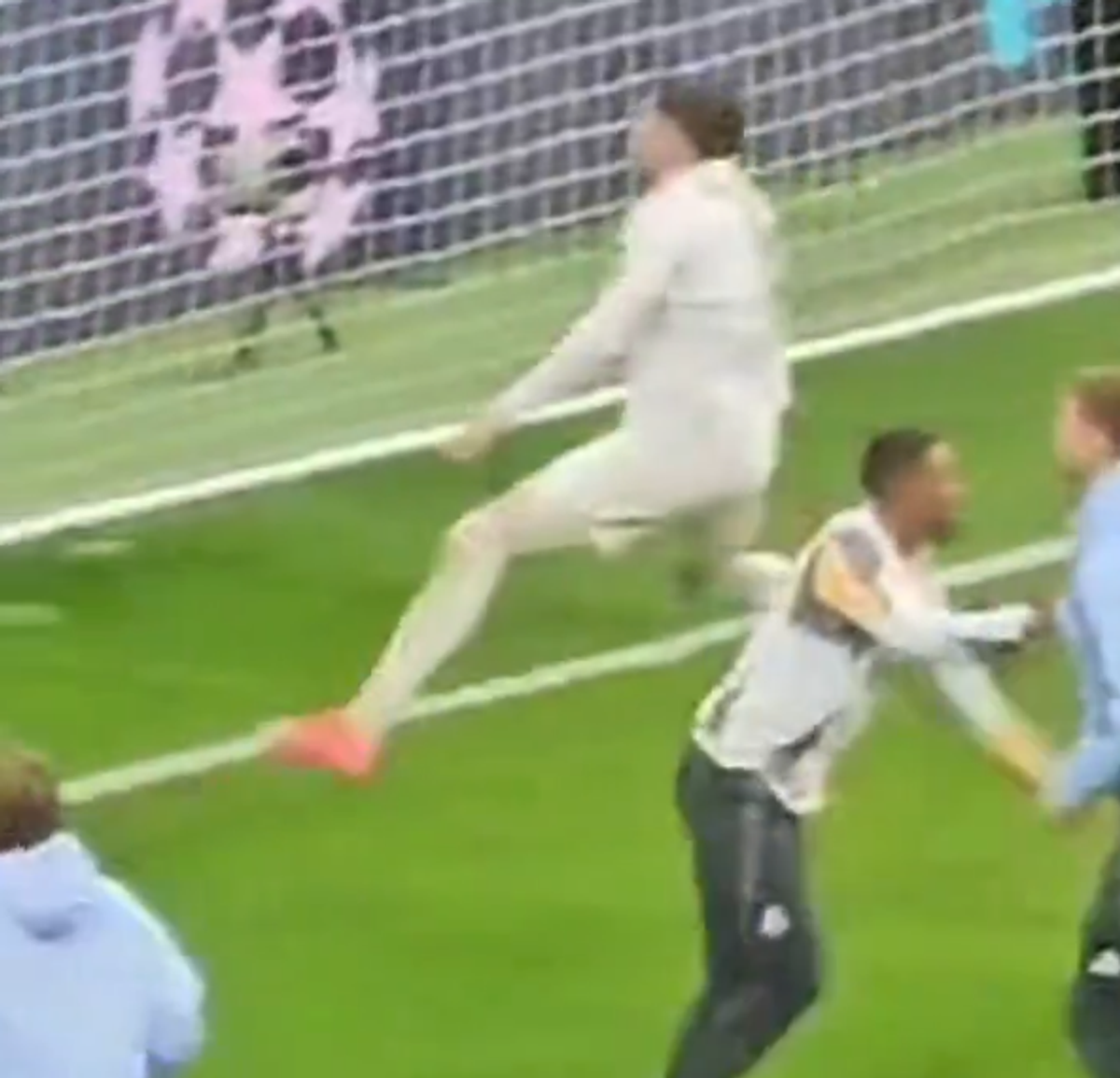 4 fotbaliști de la Real Madrid vor fi anchetați de UEFA, în urma gesturilor scandaloase de la finalul meciului!