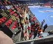 La pauza meciului cu Magdeburg, un veteran a coborât din galeria lui Dinamo și a mers în mijlocul fanilor nemți » Ce a urmat