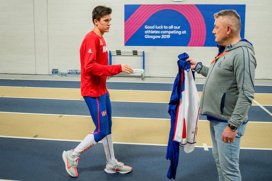 Jakob și Gjert la o competiție FOTO Imago Images „M-a lovit în cap de zece-douăzeci de ori” » Un mare campion își acuză tatăl de violență! I-a atacat și sora: „Avea un prosop ud. L-a folosit ca pe un bici în fața mea”